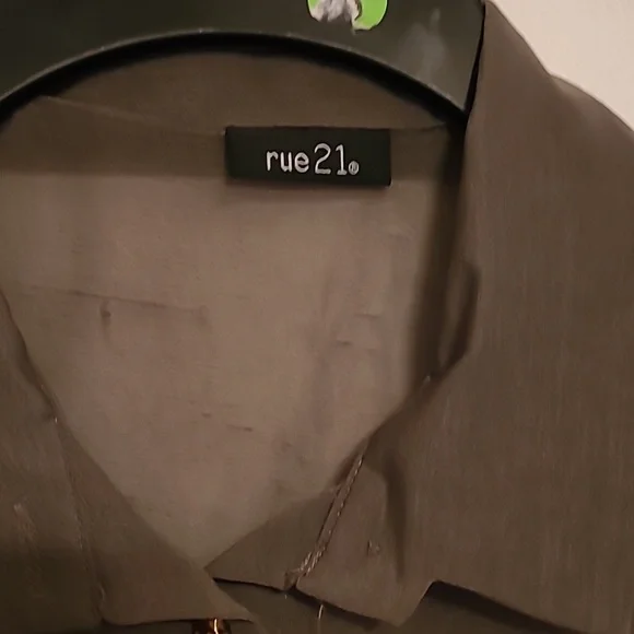 Rue 21 olive green tiered look button front blouse with skull buttons L - Picture 2 of 6